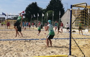 Le Beach handball, une pratique fun mais compétitive qui s’impose de plus en plus!